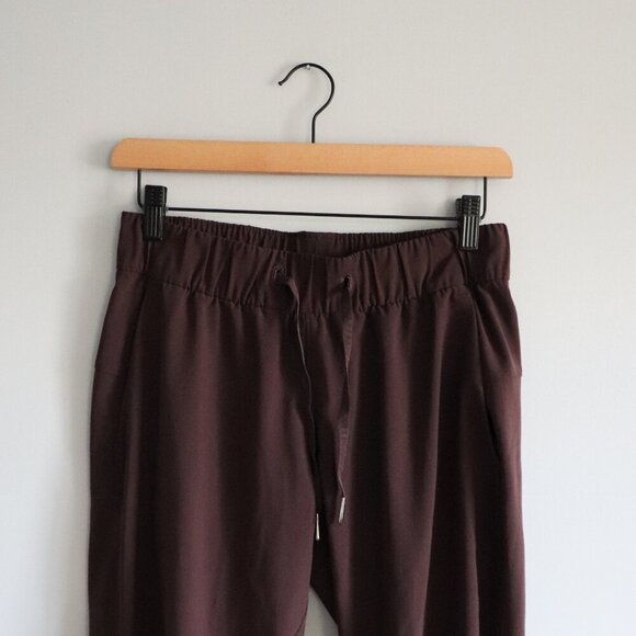 Lululemon Women's Sz 4 Plum Keep Moving Relaxed Fit Stretch Activewear Pant - Picture 3 of 11